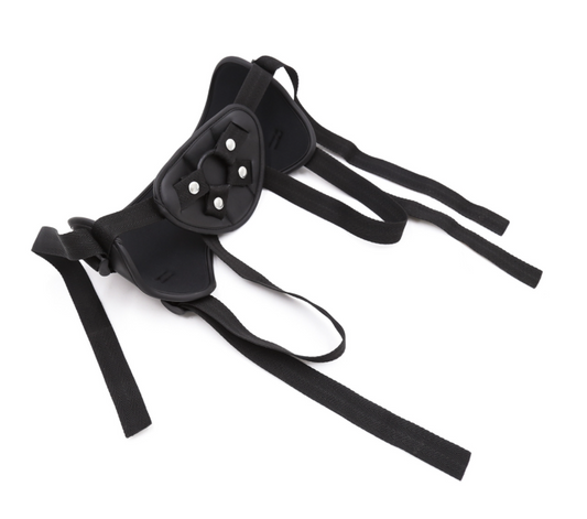 How to choose a strap on harness for lesbian couples?
